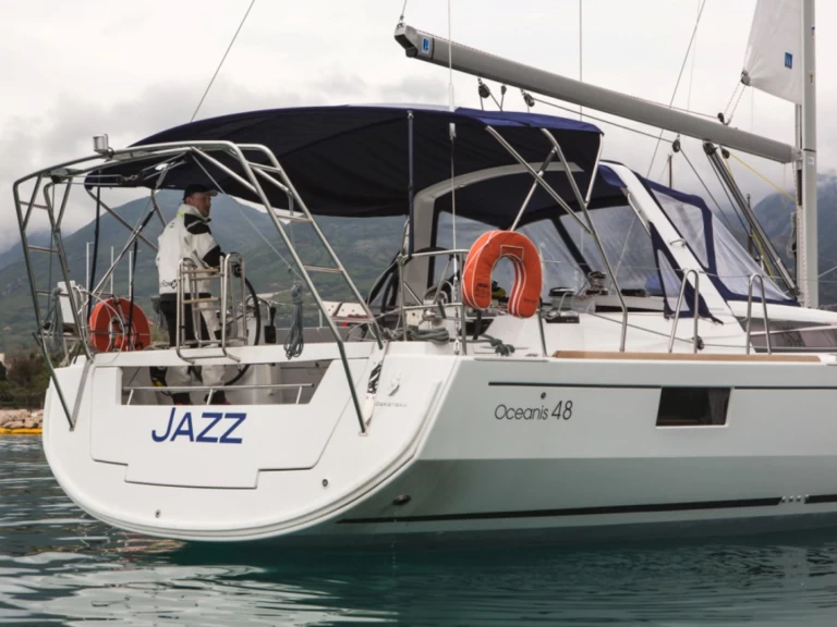 Bénéteau Oceanis 48 jednotlivci a charterové společnosti v Tivat