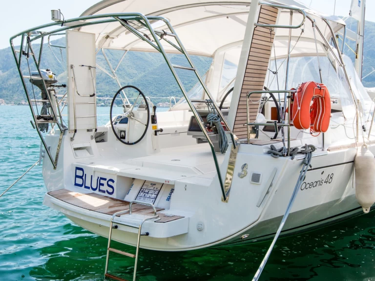 Pronajmout si Bénéteau Oceanis 48 v Tivat