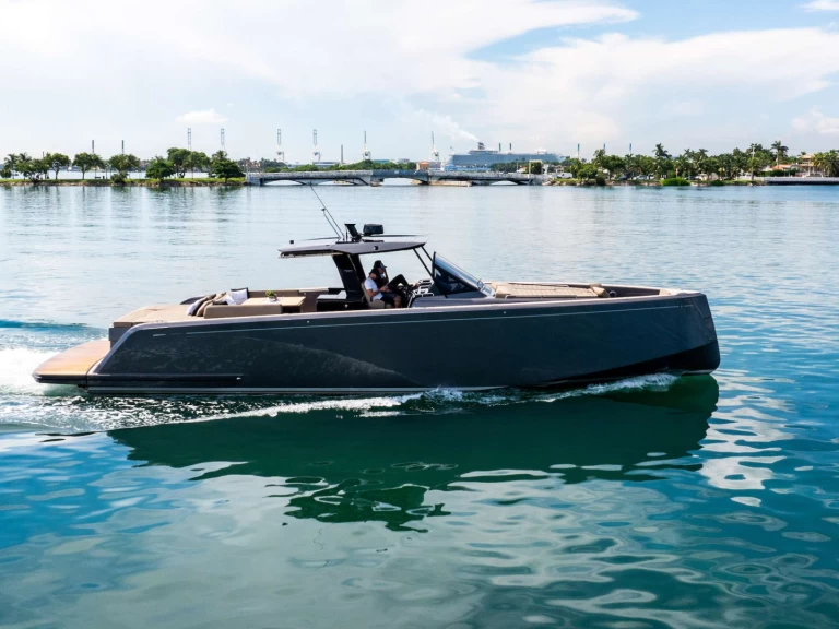 Pronájem Jachta v Suffolk County -Pardo Yachts Glycerine