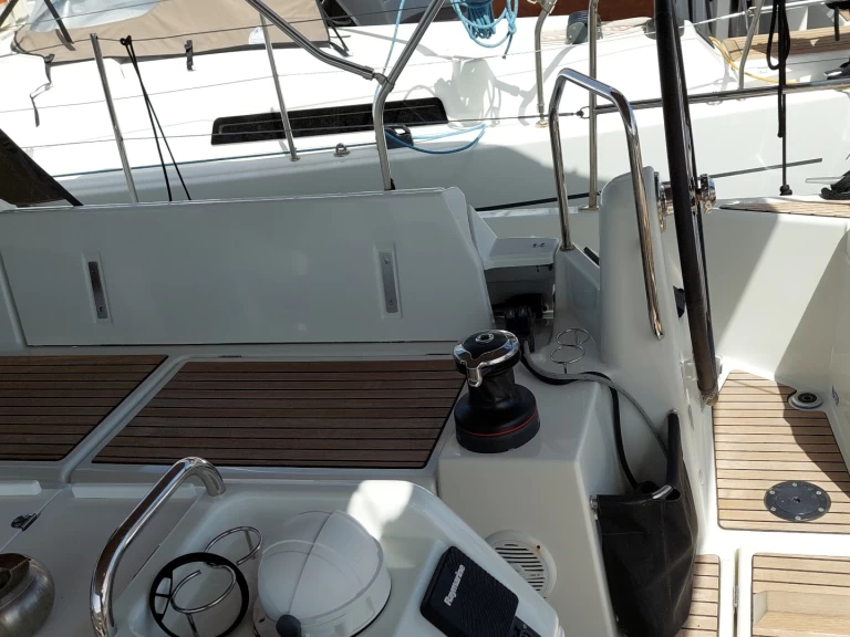 Pronájem lodi Jeanneau Sun Odyssey 440 v Skiathos na Samboatu