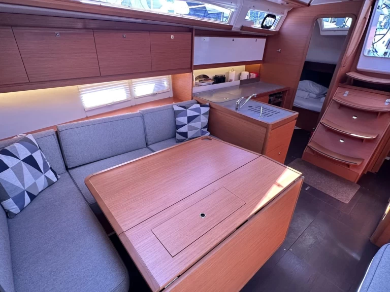 Pronájem Plachetnice v Primošten  -Dufour Dufour 390 GL