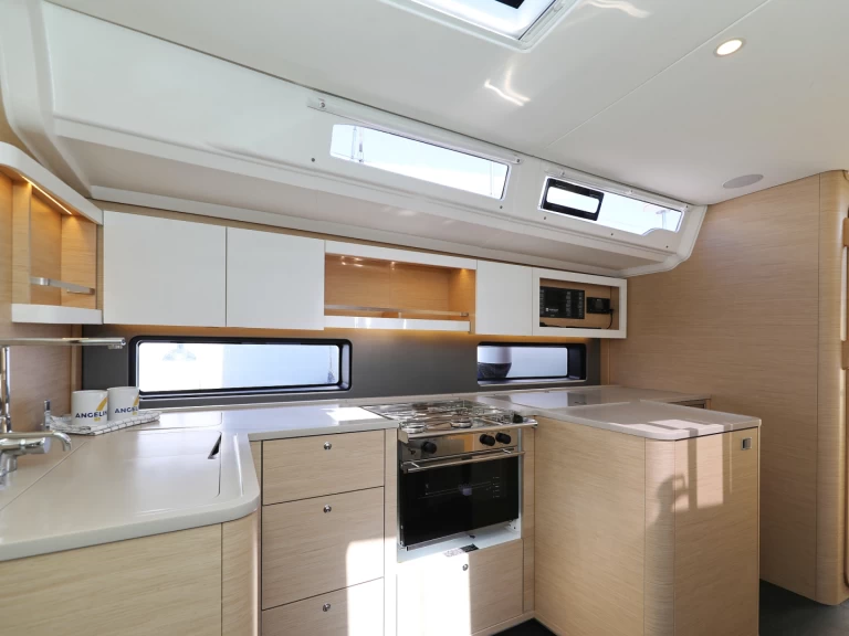 Pronájem lodi Pula lákavé ceny Dufour 44