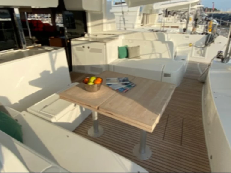 Pronajmout si Lagoon Lagoon 46 v Saint Raphael