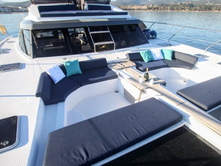 Pronájem lodi Bavaria Nautitech 47 Power v Saint Raphael na Samboatu