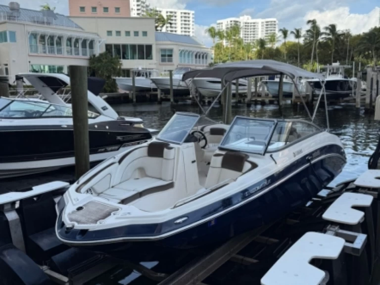 Pronájem lodi Yamaha Limited 24 5 v Miami na Samboatu