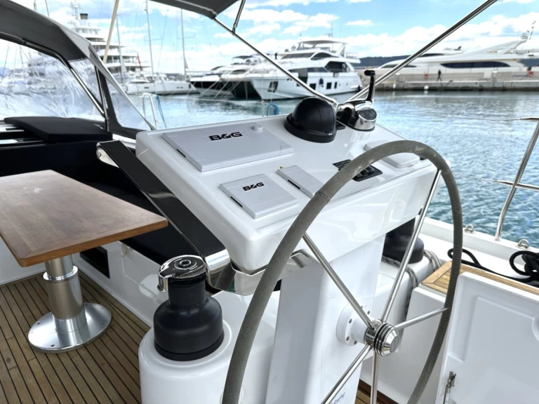 Pronájem Plachetnice v Donji Seget -Hanse Hanse 548