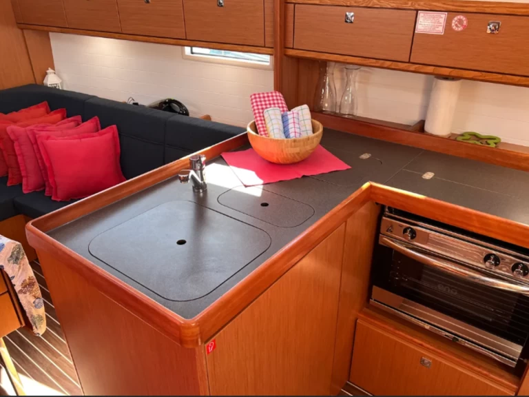 Bavaria Cruiser 37 jednotlivci a charterové společnosti v Split