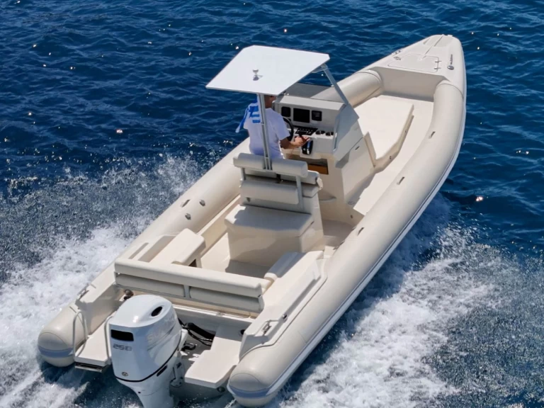 Pronájem Polotuhá loď v Platys Gyalós -Oceanic A7