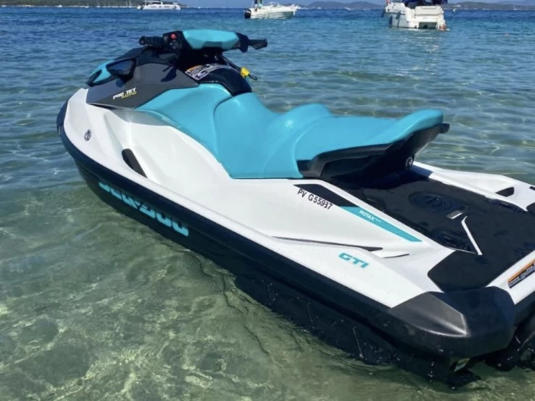 Pronájem lodi Sea-Doo GTI 130 v Nice na Samboatu