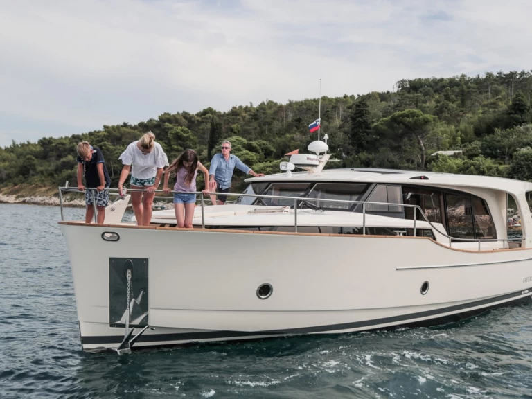 Pronájem jachty v Pula -Greenline Yachts Greenline 40 na Samboatu