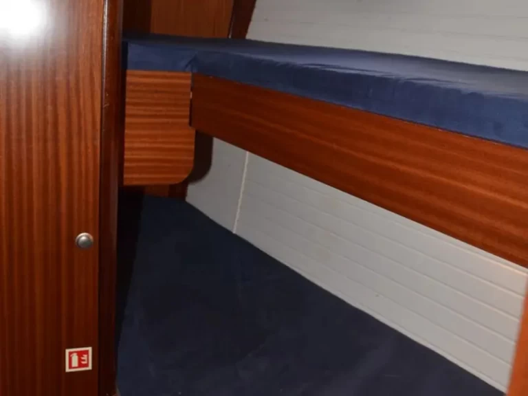 Pronajmout si Delphia Delphia 47-Ice v Longyearbyen