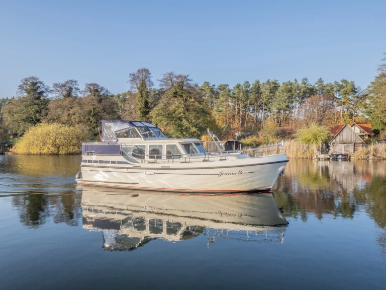 Pronájem lodi Pedro Levanto 38 v Röbel na Samboatu