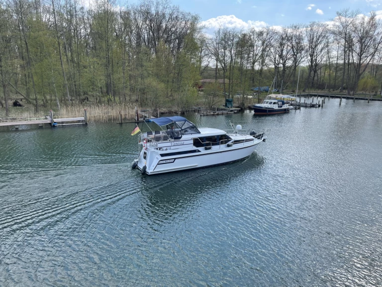 Gruno 38 E Royal jednotlivci a charterové společnosti v Röbel