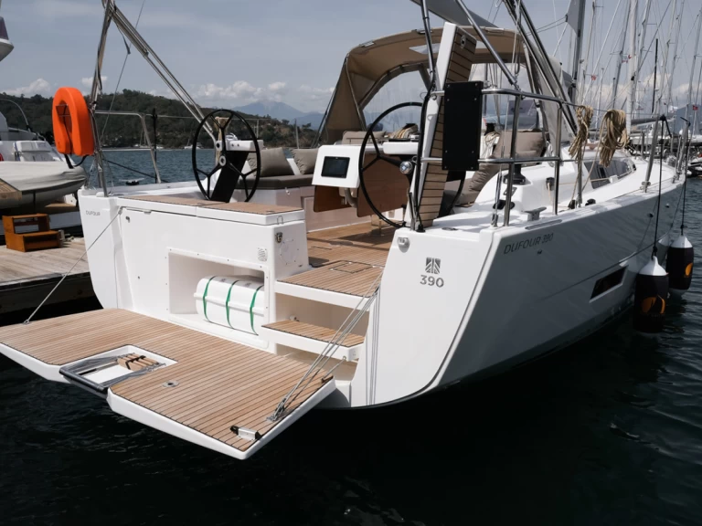 Pronájem lodi Dufour Dufour 390 v Fethiye na Samboatu