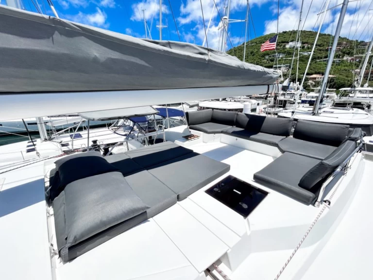 Fountaine Pajot Elba 45 jednotlivci a charterové společnosti v Road Town