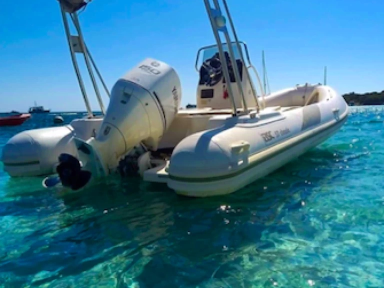 Pronájem lodi Bonifacio lákavé ceny BSC 57 Classic