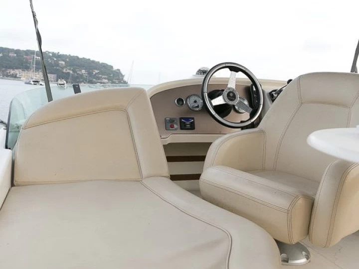 Pronájem lodi Alimos lákavé ceny Prestige 32 Fly