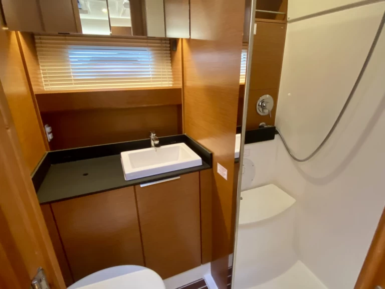 Pronájem jachty v Nice -Bavaria Bavaria 400 Sport na Samboatu