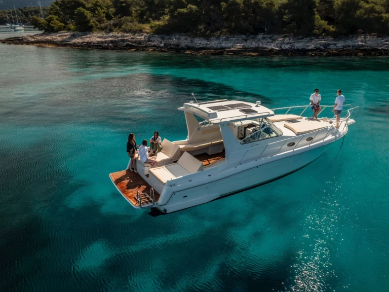 Pronájem lodi Stamas Stamas 360 Express v Hvar  na Samboatu