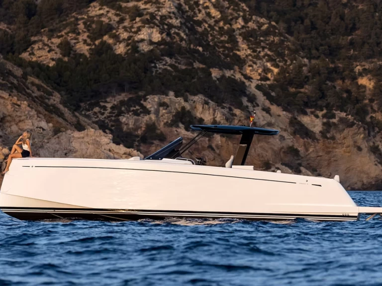 Pronajmout si Pardo Yachts Pardo 38 v Saint-Tropez