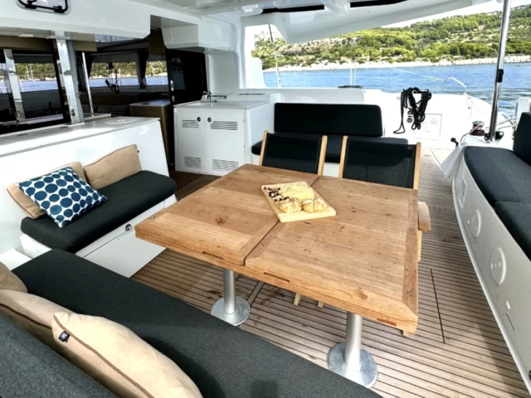 Lagoon Lagoon 46 jednotlivci a charterové společnosti v Kaštela