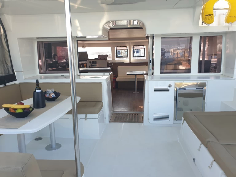 Pronájem Katamarán Lagoon s licencí