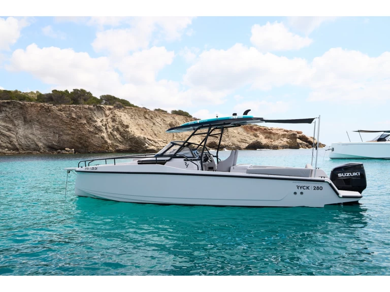 Motorová loď k pronájmu v Ibiza Town za nejlepší cenu