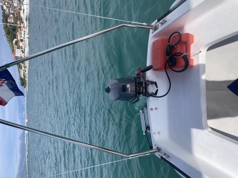 Pasara Elan  Elan  jednotlivci a charterové společnosti v Trogir
