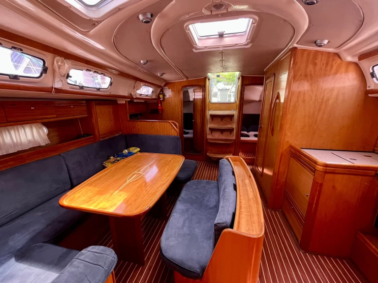 Pronajmout si Bavaria Cruiser 46 v Marina (City)