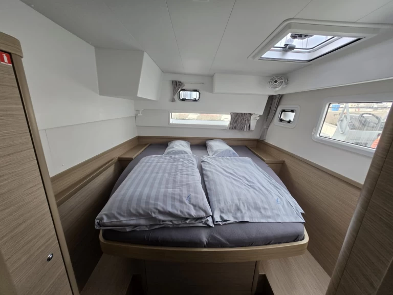 Lagoon Lagoon 42 jednotlivci a charterové společnosti v Trogir