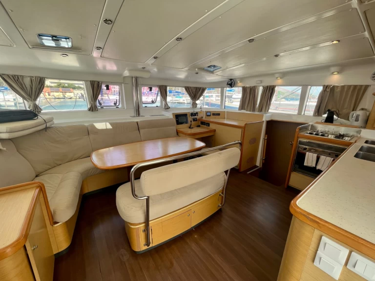 Pronájem lodi Lagoon Lagoon 440 v Marina (City) na Samboatu