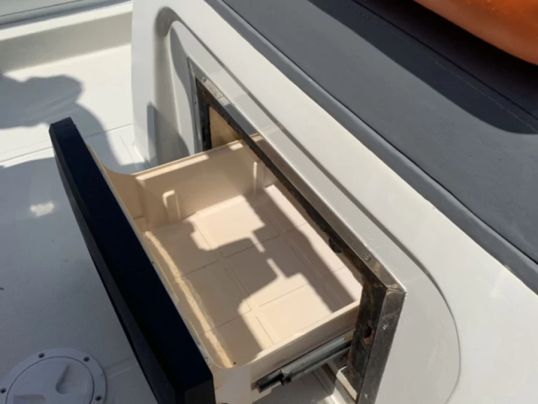 Pronajmout Polotuhá loď se skipperem či ne Kardis v Hyeres