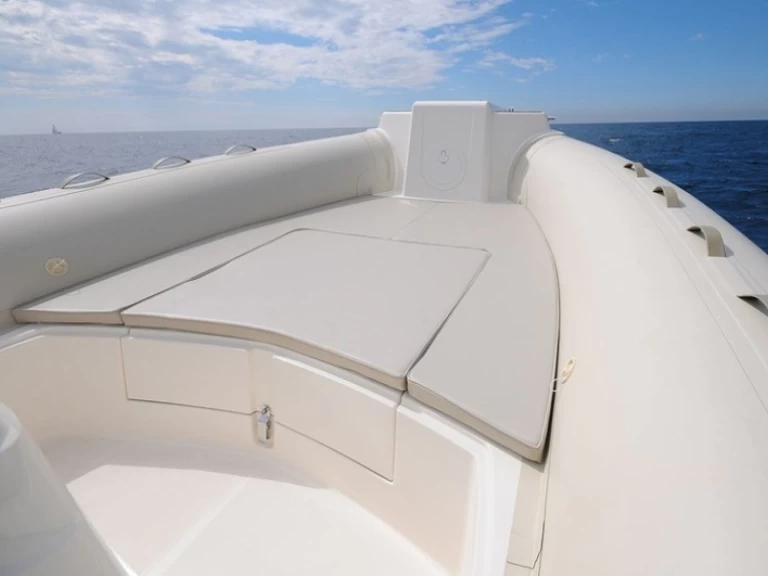 Pronájem Polotuhá loď v Hyeres -Capelli Capelli 770