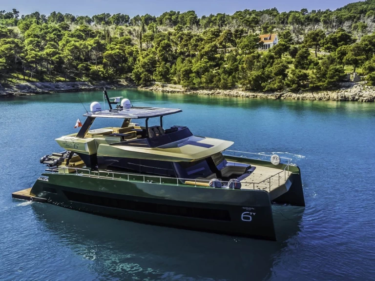 Pronájem lodi Moon Yacht Moon 6TY Power v Split na Samboatu