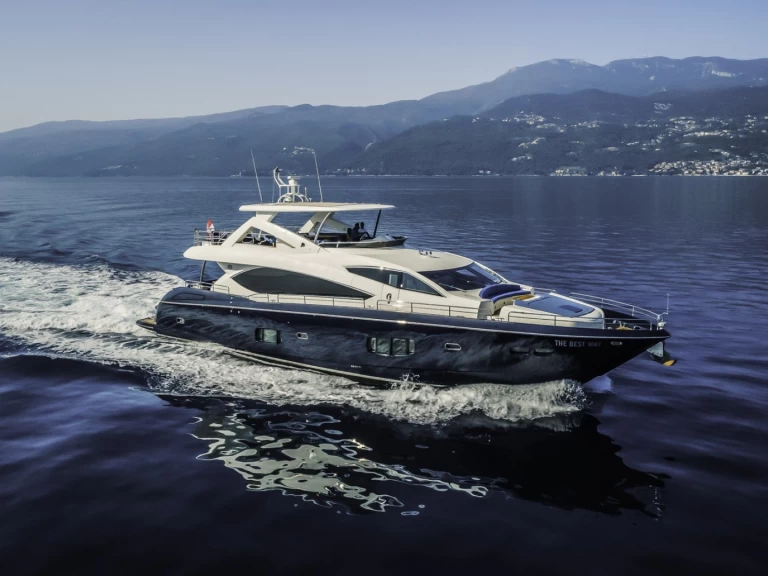 Pronájem Jachta Sunseeker s licencí