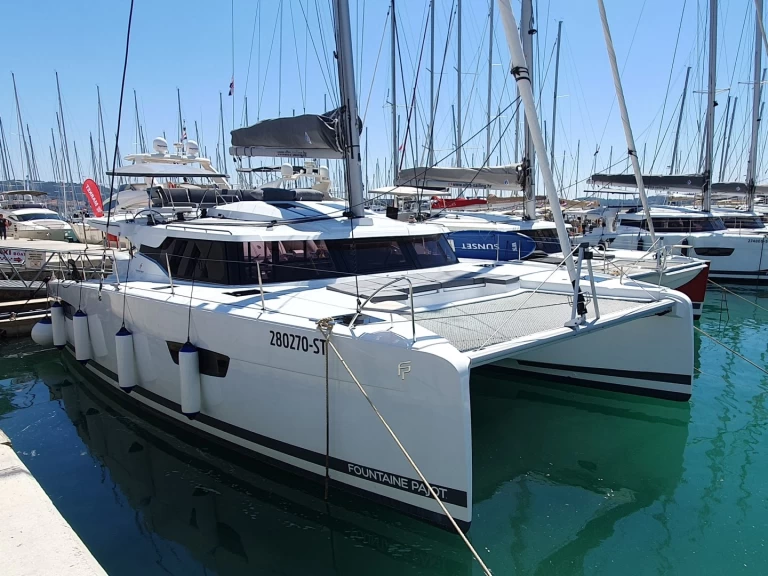 Fountaine Pajot Elba 45 jednotlivci a charterové společnosti v Donji Seget