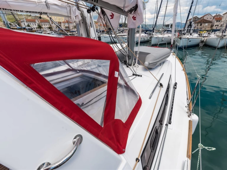 Pronájem Plachetnice Bénéteau s licencí