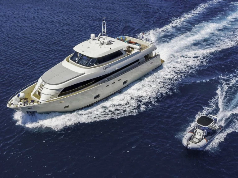 Aegean Yacht Custom Made Aegean jednotlivci a charterové společnosti v Split