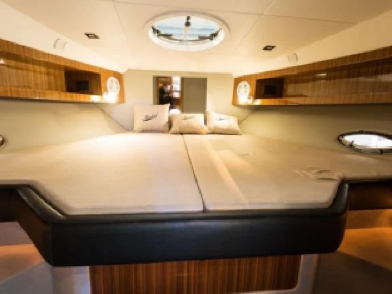 Pronajmout Jachta se skipperem či ne Grginić v Komolac