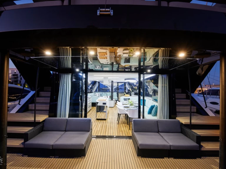 Pronajmout si Wave Catamarans Wave 50 - 5 cab. v Olbia