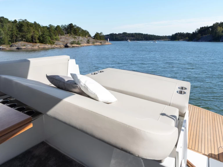 Pronájem Motorová loď Grandezza s licencí