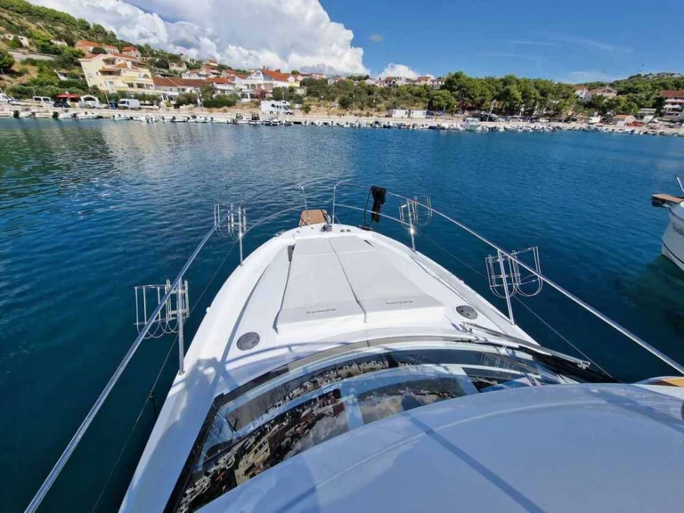 Odysseya Yachts Platinum 40 jednotlivci a charterové společnosti v Murter-Kornati
