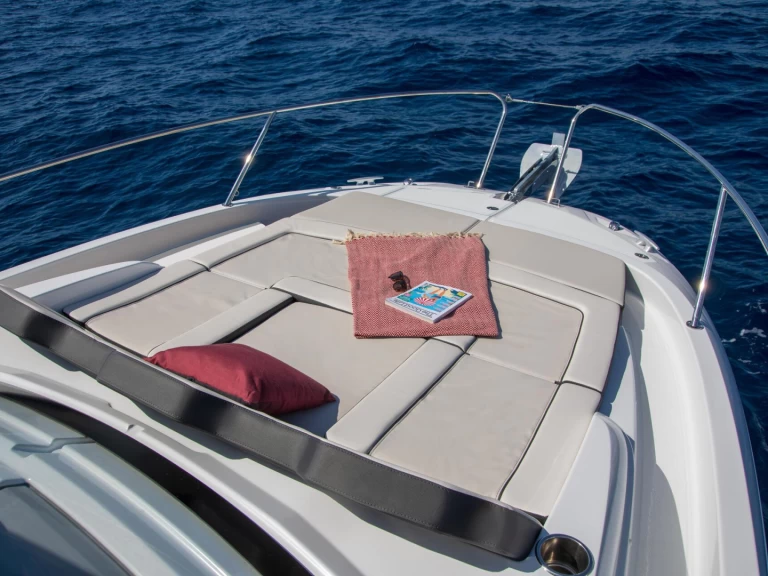 Pronájem lodi Empuriabrava lákavé ceny Cap Camarat 9.0 WA