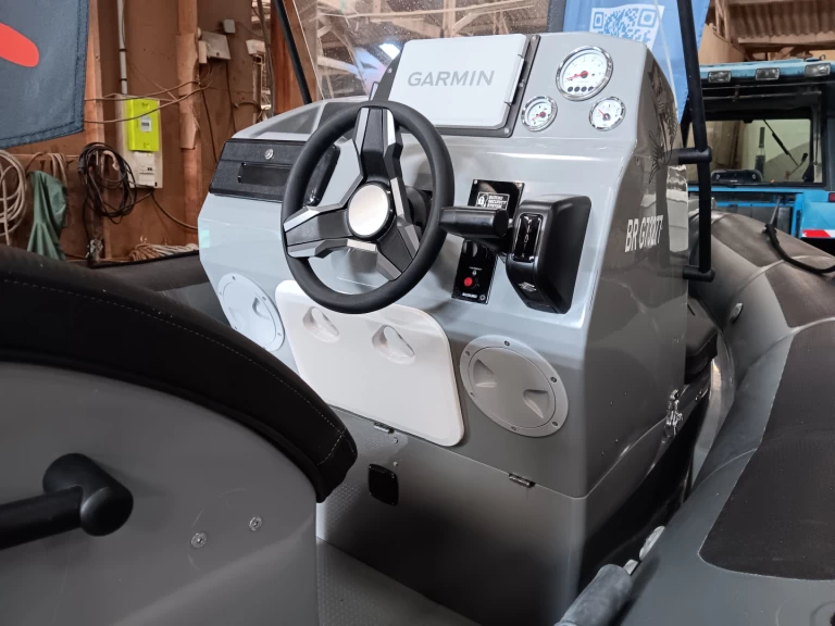 Pronajmout si Adventure Vesta 610 Comfort v Landéda