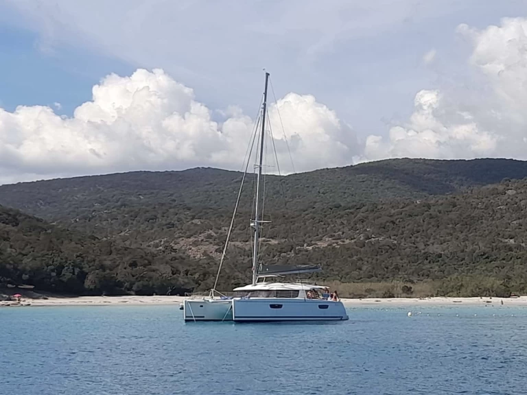 Pronajmout Katamarán se skipperem či ne Fountaine Pajot v Tivat