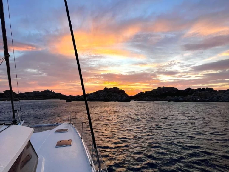 Katamarán k pronájmu v Tivat za nejlepší cenu