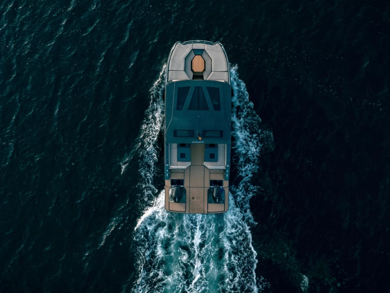 Pronajmout si Vanguard Tesoro T41 v Glyfada