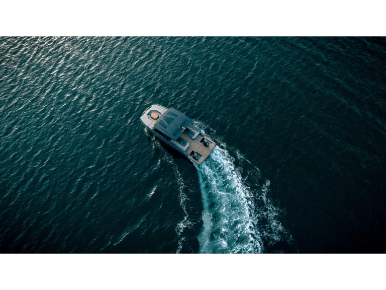 Pronajmout Motorová loď se skipperem či ne Vanguard v Glyfada