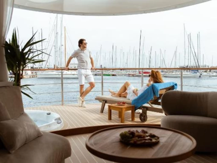 Pronájem lodi CAELUM 1029. d.o.o. Oasis Meu v Split na Samboatu