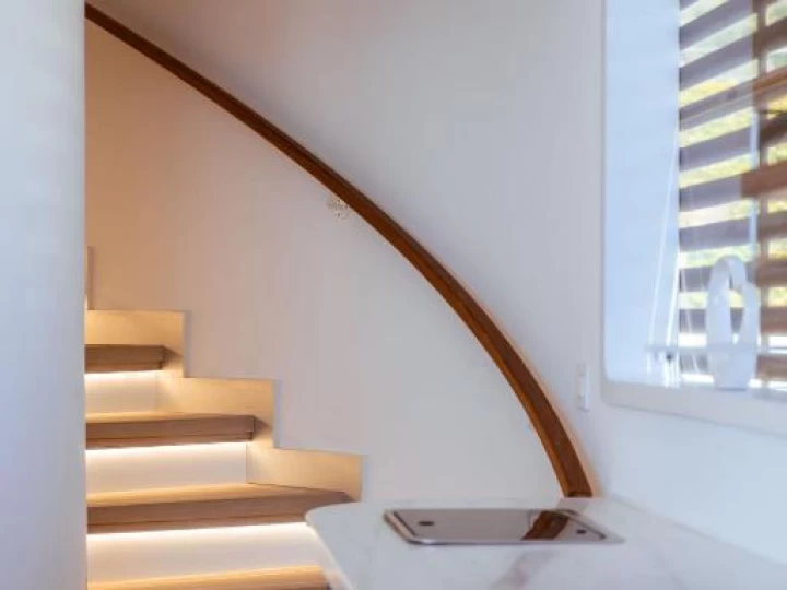 Pronajmout Říční loď se skipperem či ne CAELUM 1029. d.o.o. v Split